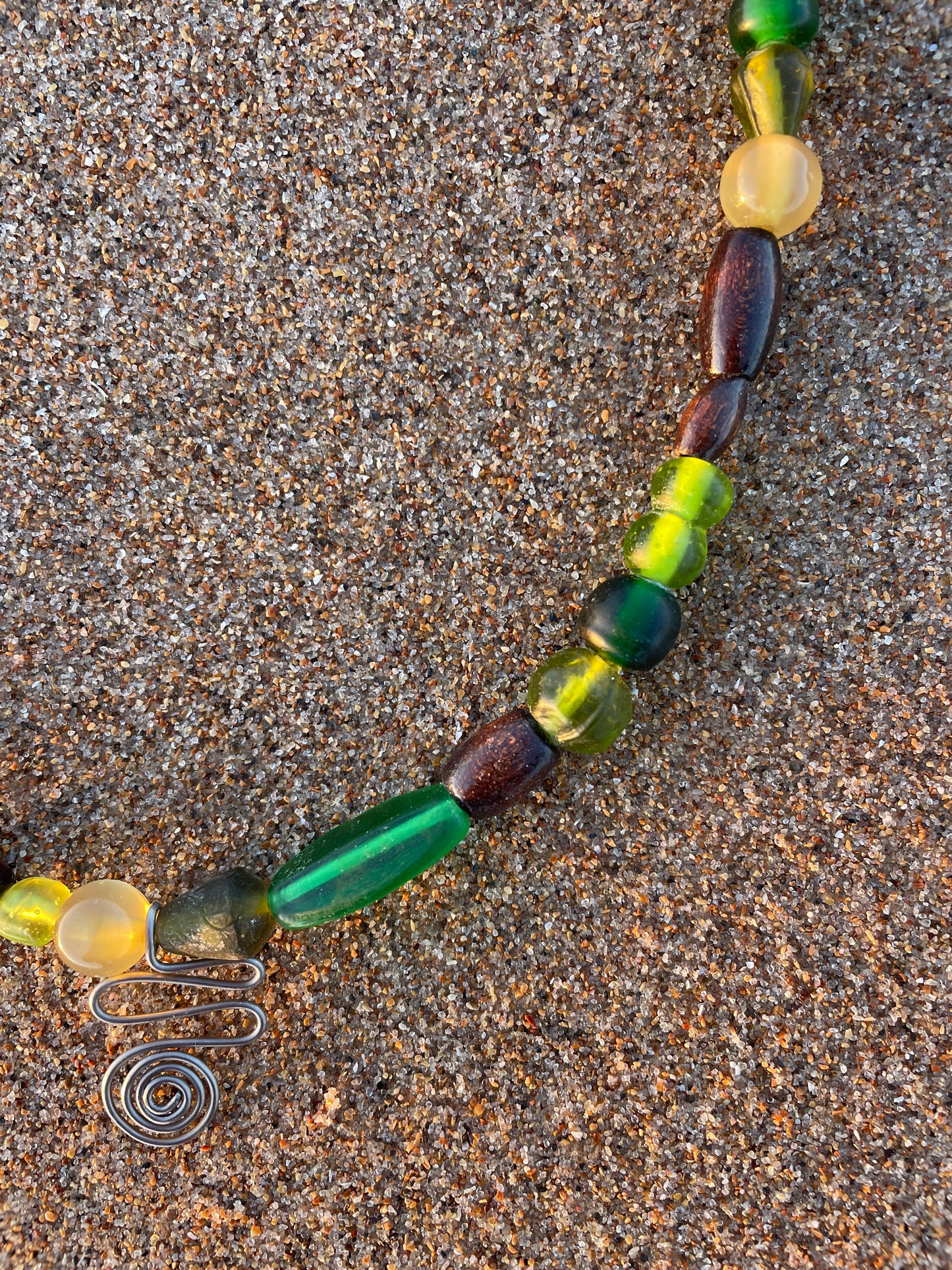 Green Glow Waviness Necklace