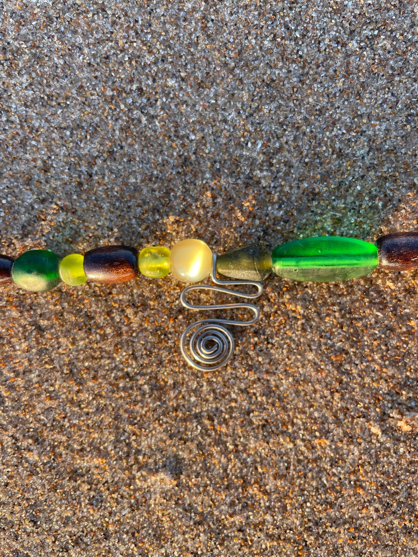 Green Glow Waviness Necklace