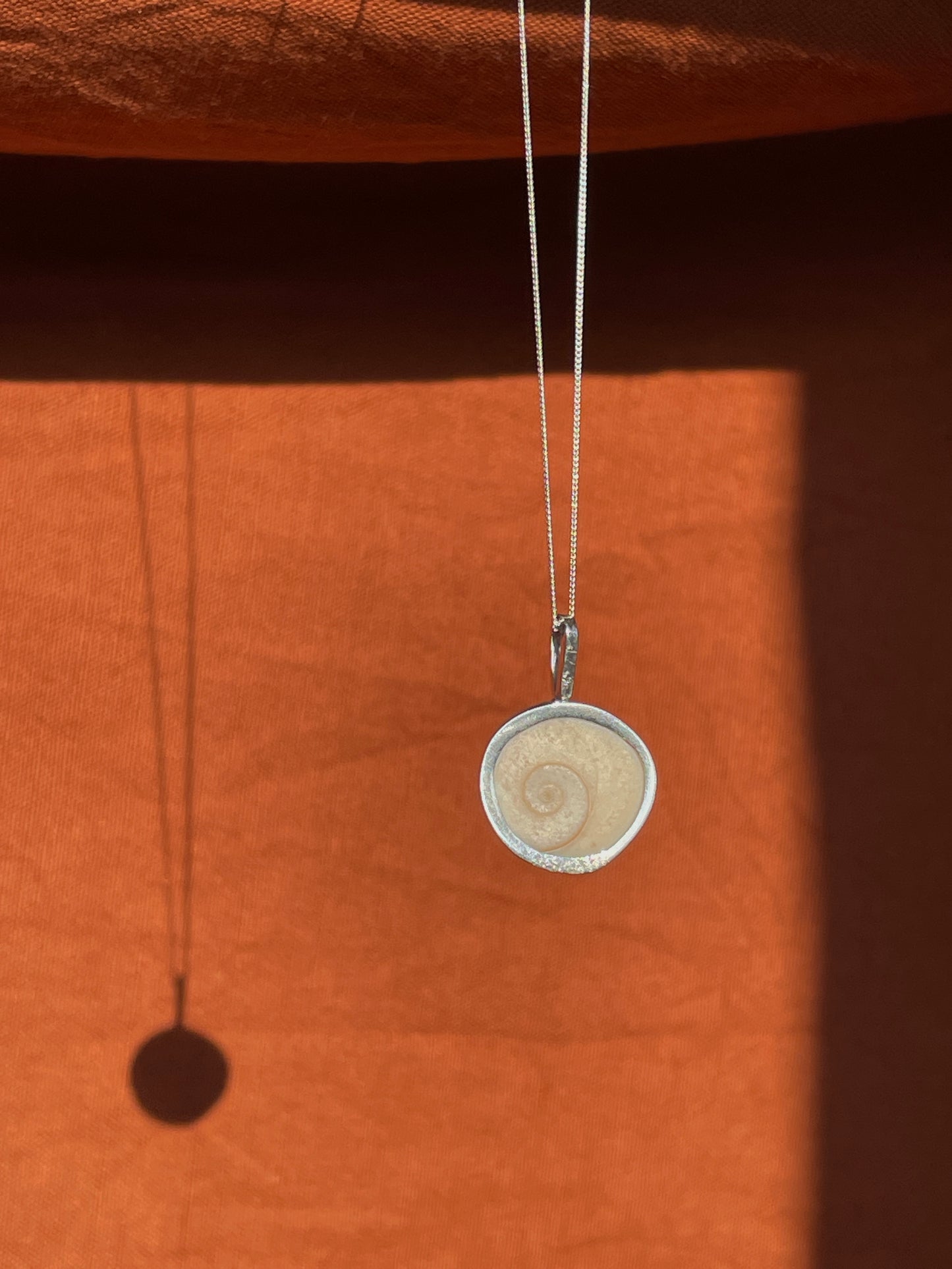 Reversible Operculum Pendant